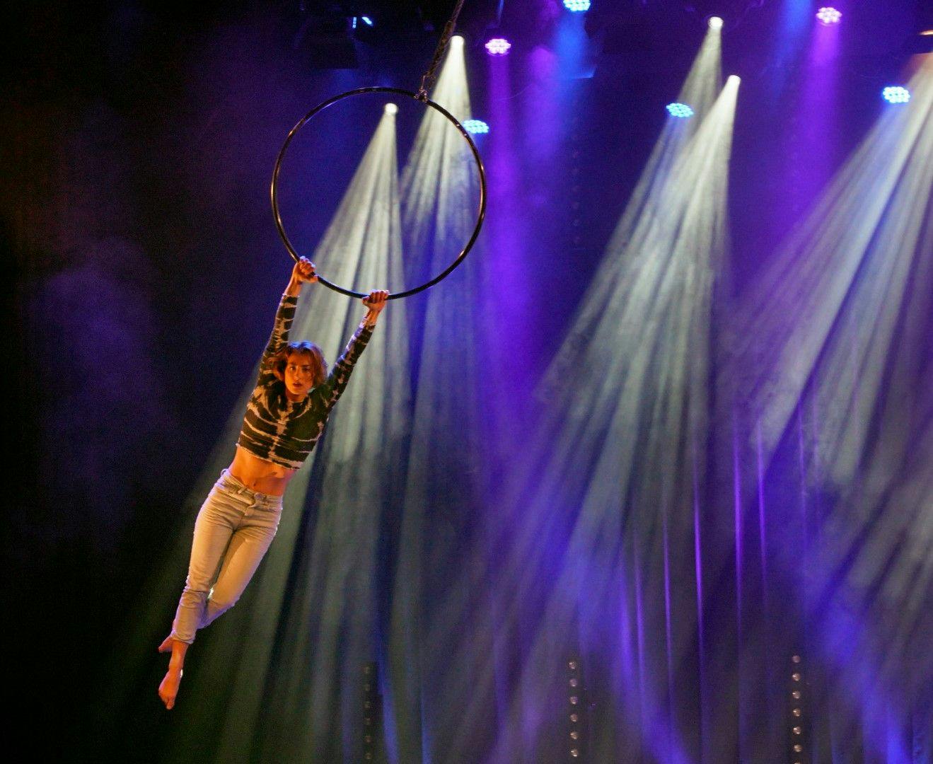 Aerial Hoop Highligt auf Events buchen bei GoForArtists.jpg