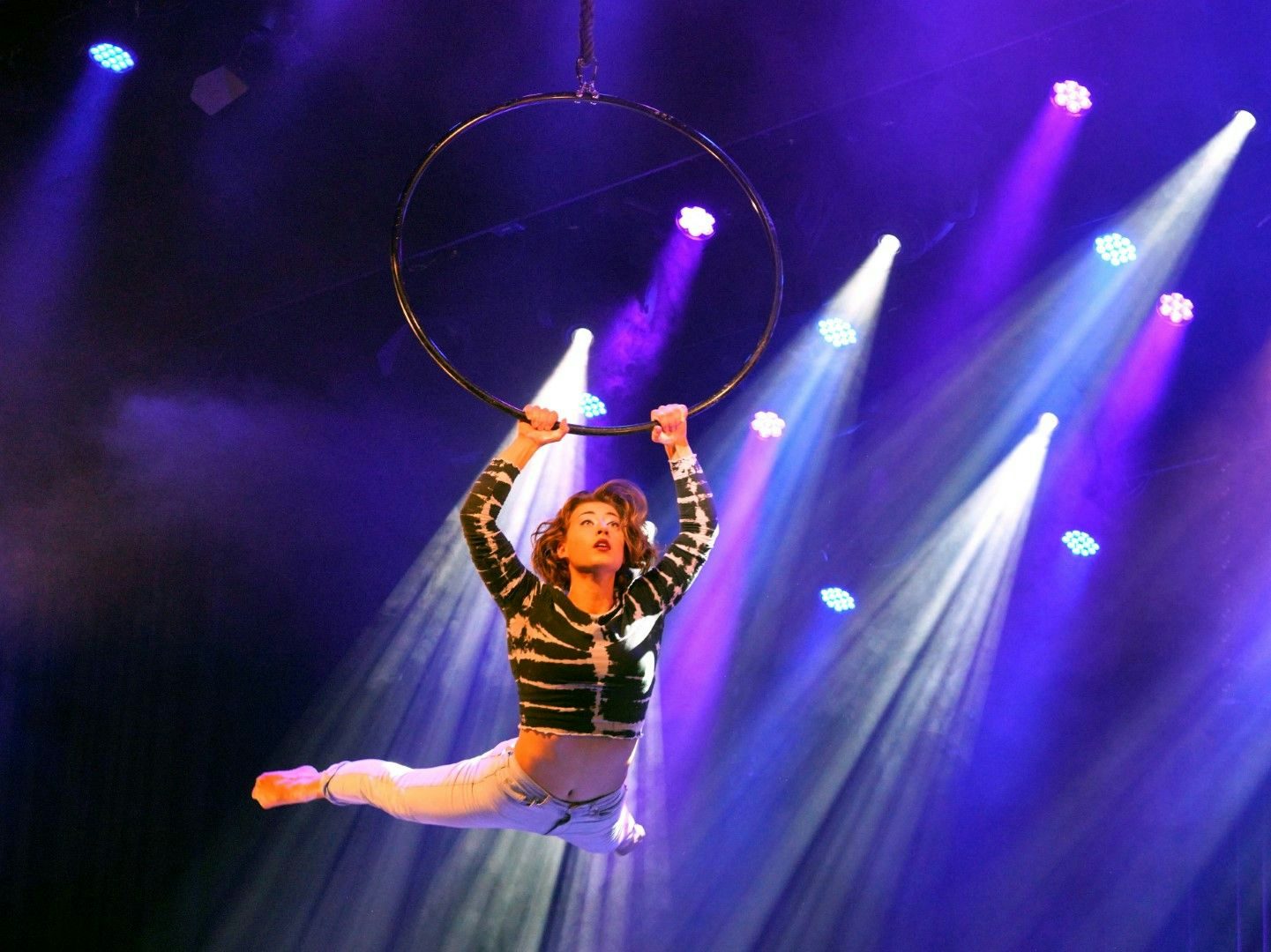 Aerial Hoop-Artistin Luzie Lou