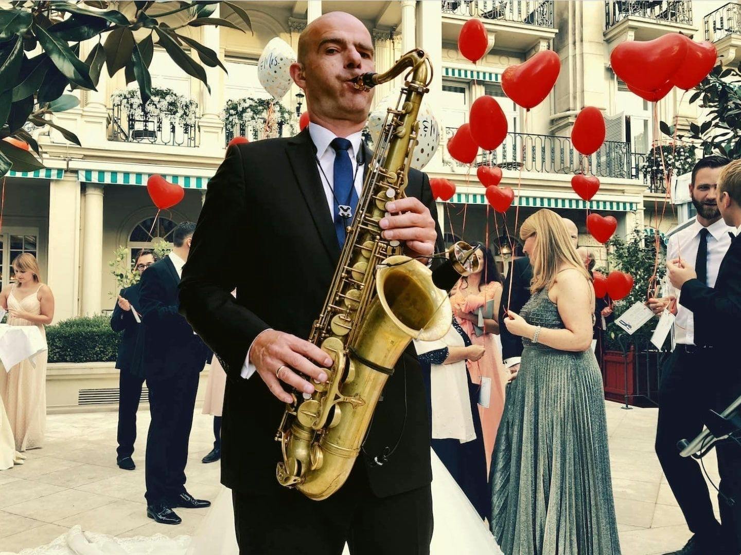 Galeriebild für Saxophon-Livemusik für Ihren Anlass!