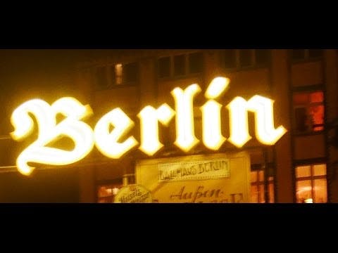 Swingband Berlin:  BERLIN BEI NACHT - VIOLA WOIGK & THE GODFATHERS OF SWING (offiziell HD)